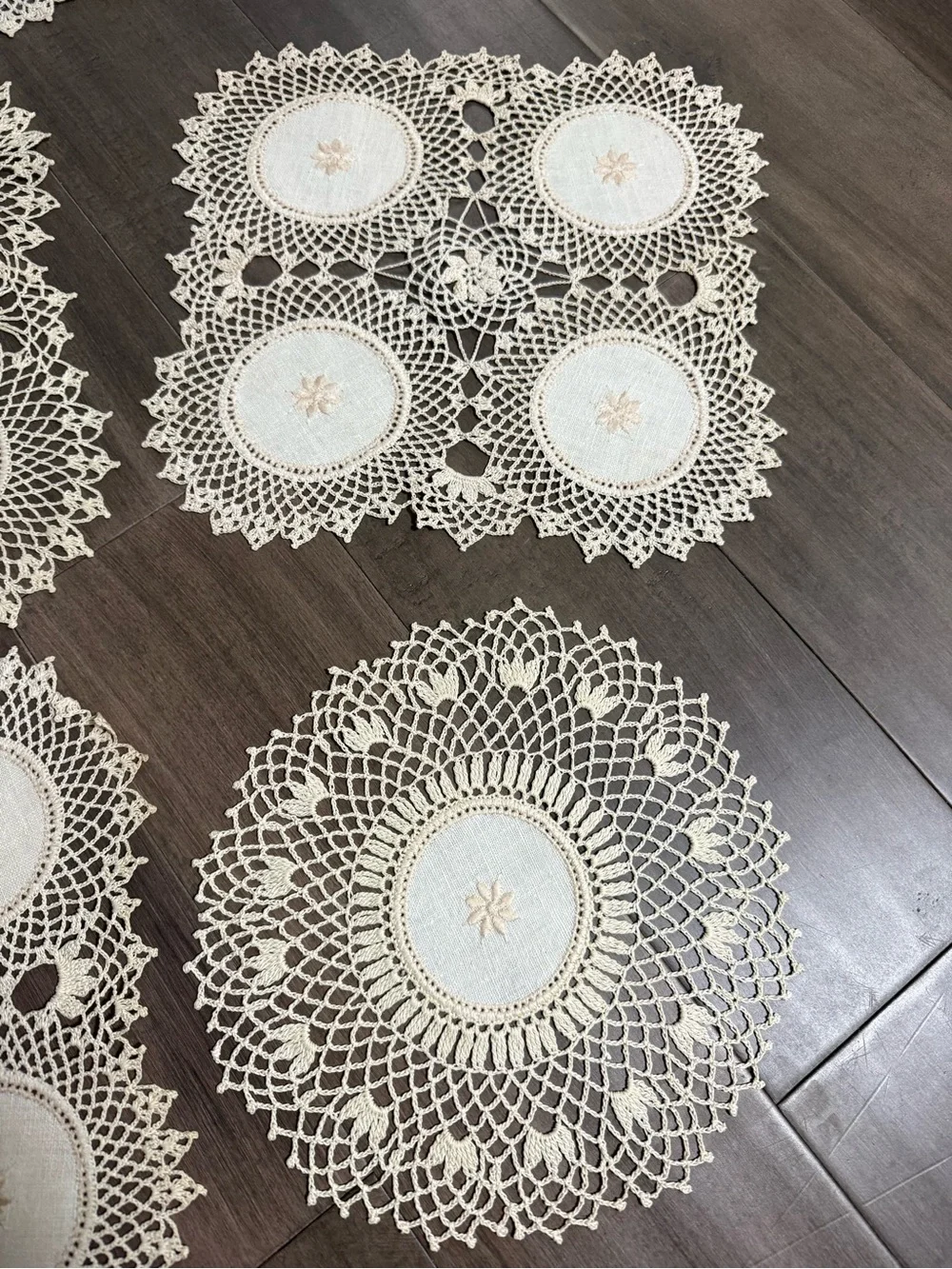 Vintage Handmade Cream Crochet Doily Table Runner, placemats & decorative rounds